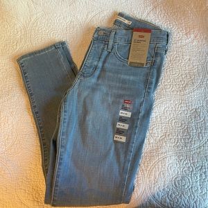 Levi’s 311 shaping Jeans